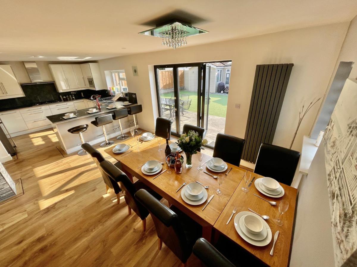 Four Corners Holiday Home Hot Tub & Sauna Ferndown Luaran gambar