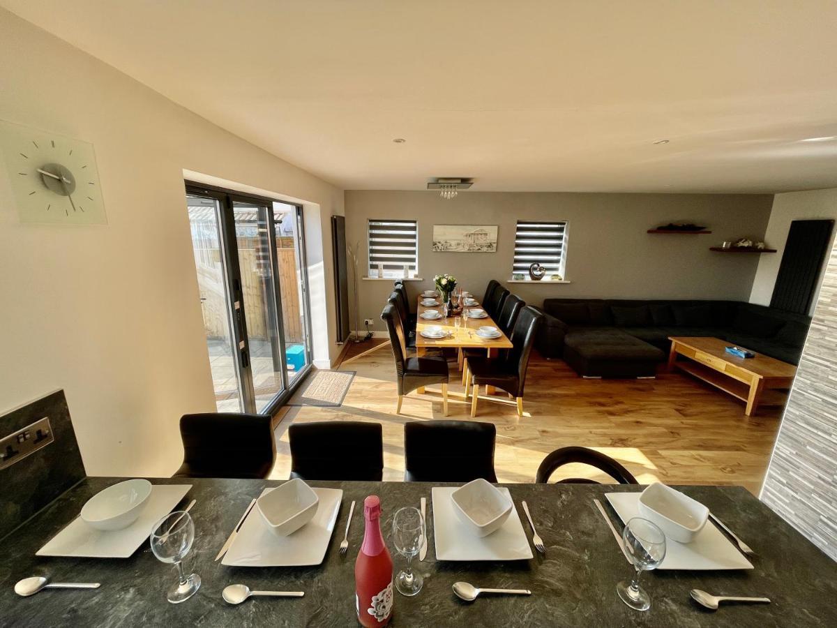 Four Corners Holiday Home Hot Tub & Sauna Ferndown Luaran gambar