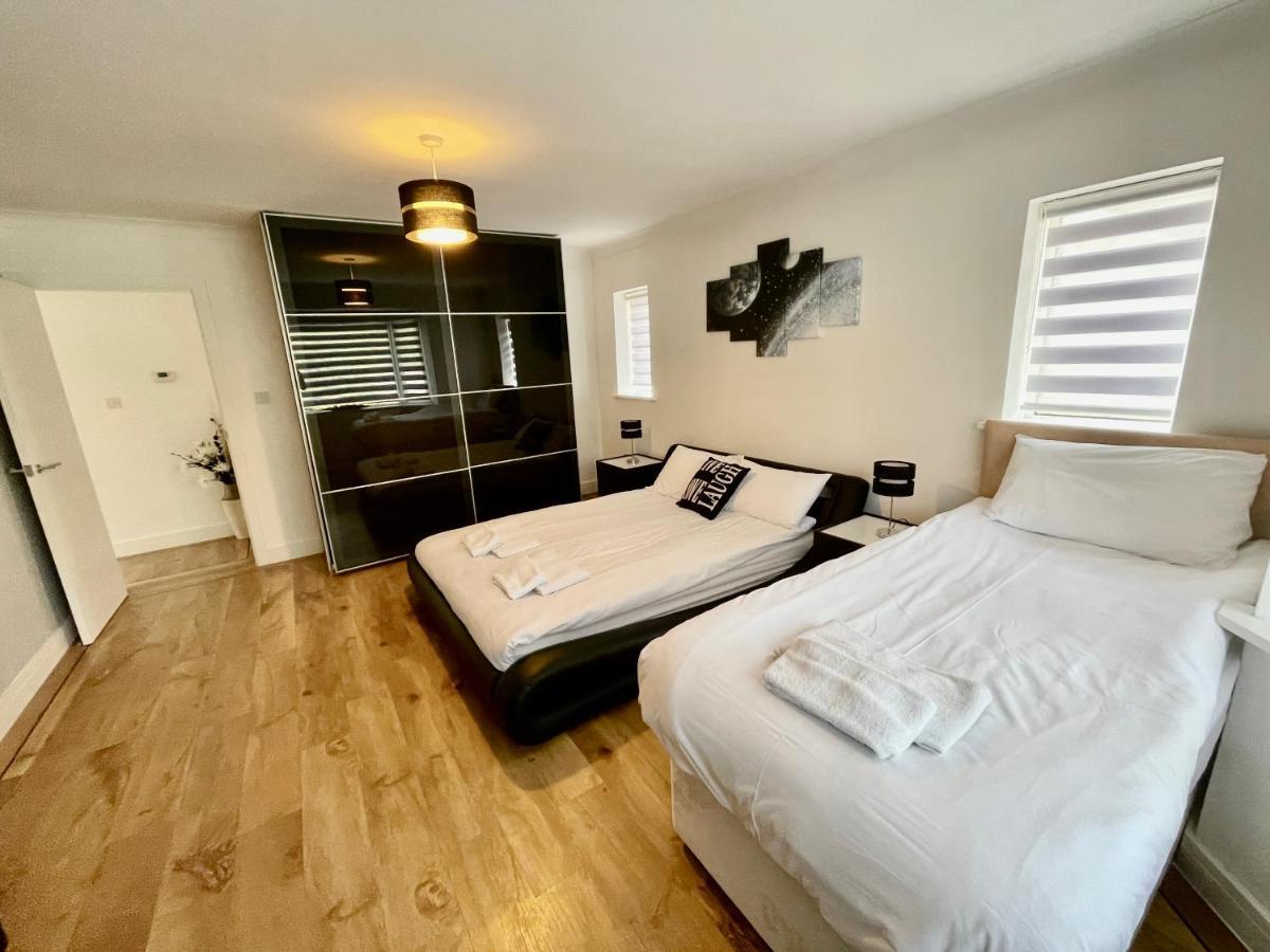 Four Corners Holiday Home Hot Tub & Sauna Ferndown Luaran gambar