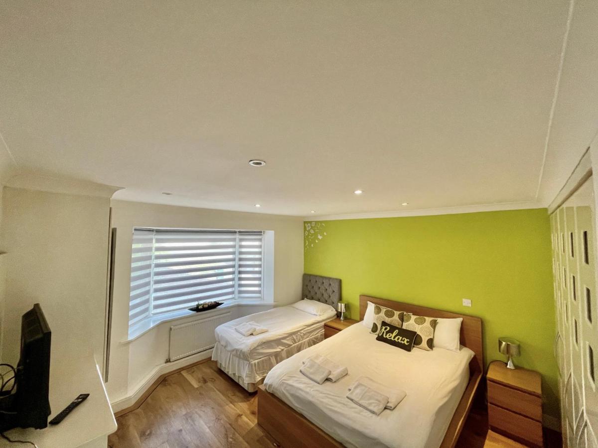 Four Corners Holiday Home Hot Tub & Sauna Ferndown Luaran gambar