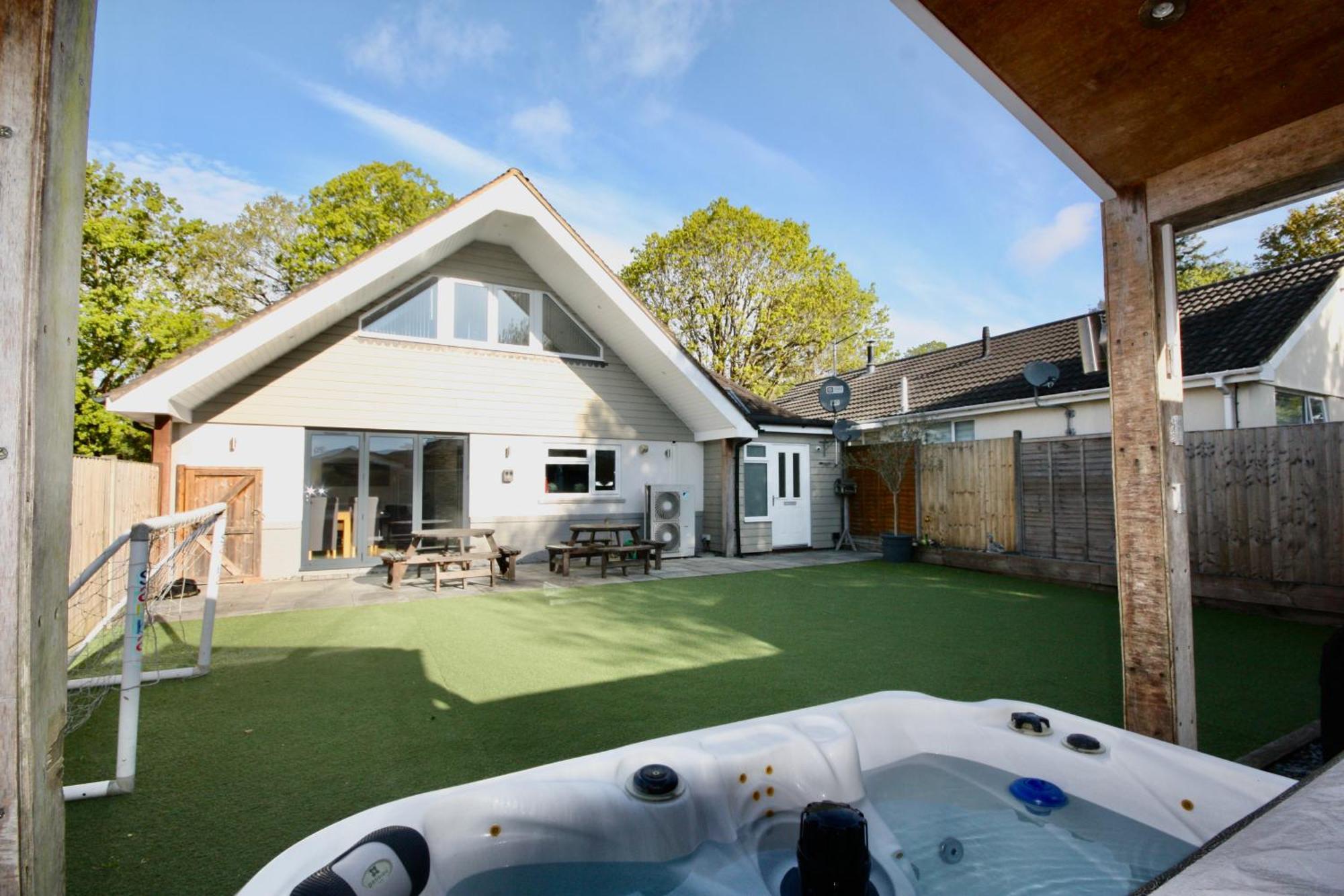 Four Corners Holiday Home Hot Tub & Sauna Ferndown Luaran gambar