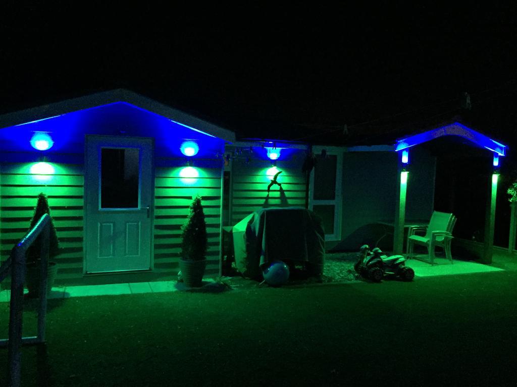 Four Corners Holiday Home Hot Tub & Sauna Ferndown Luaran gambar